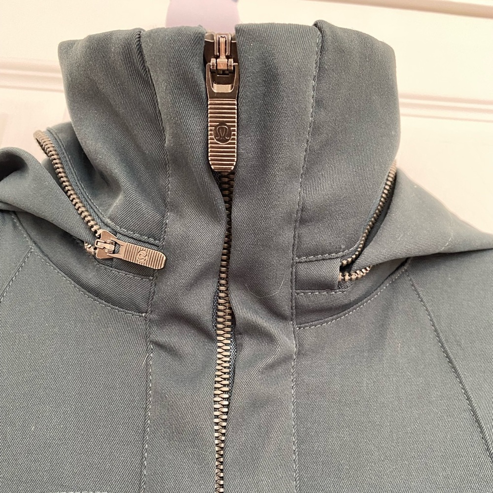 Lululemon Rain Jacket - Picture 3 of 13